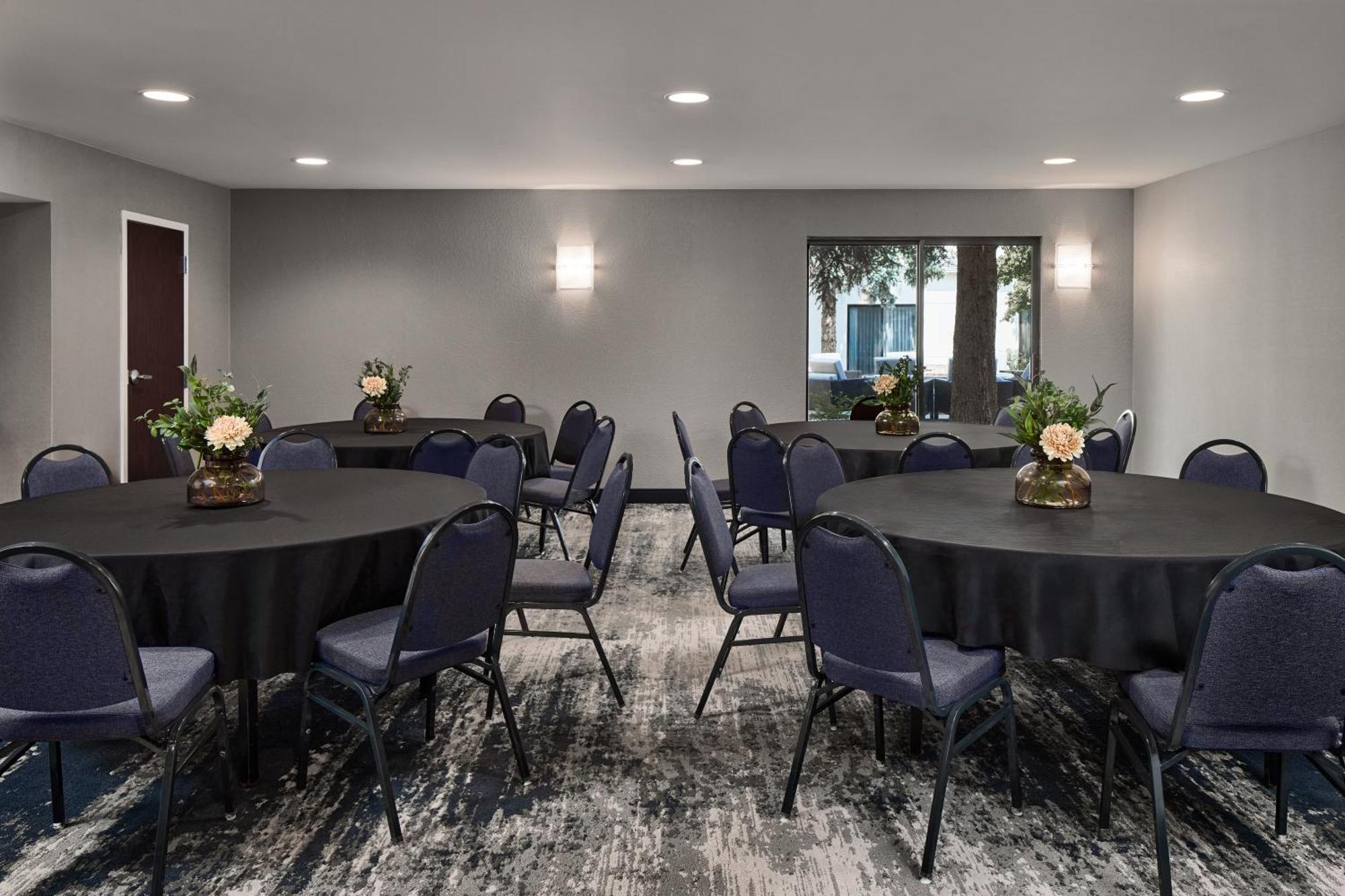 Courtyard By Marriott Fort Collins Buitenkant foto