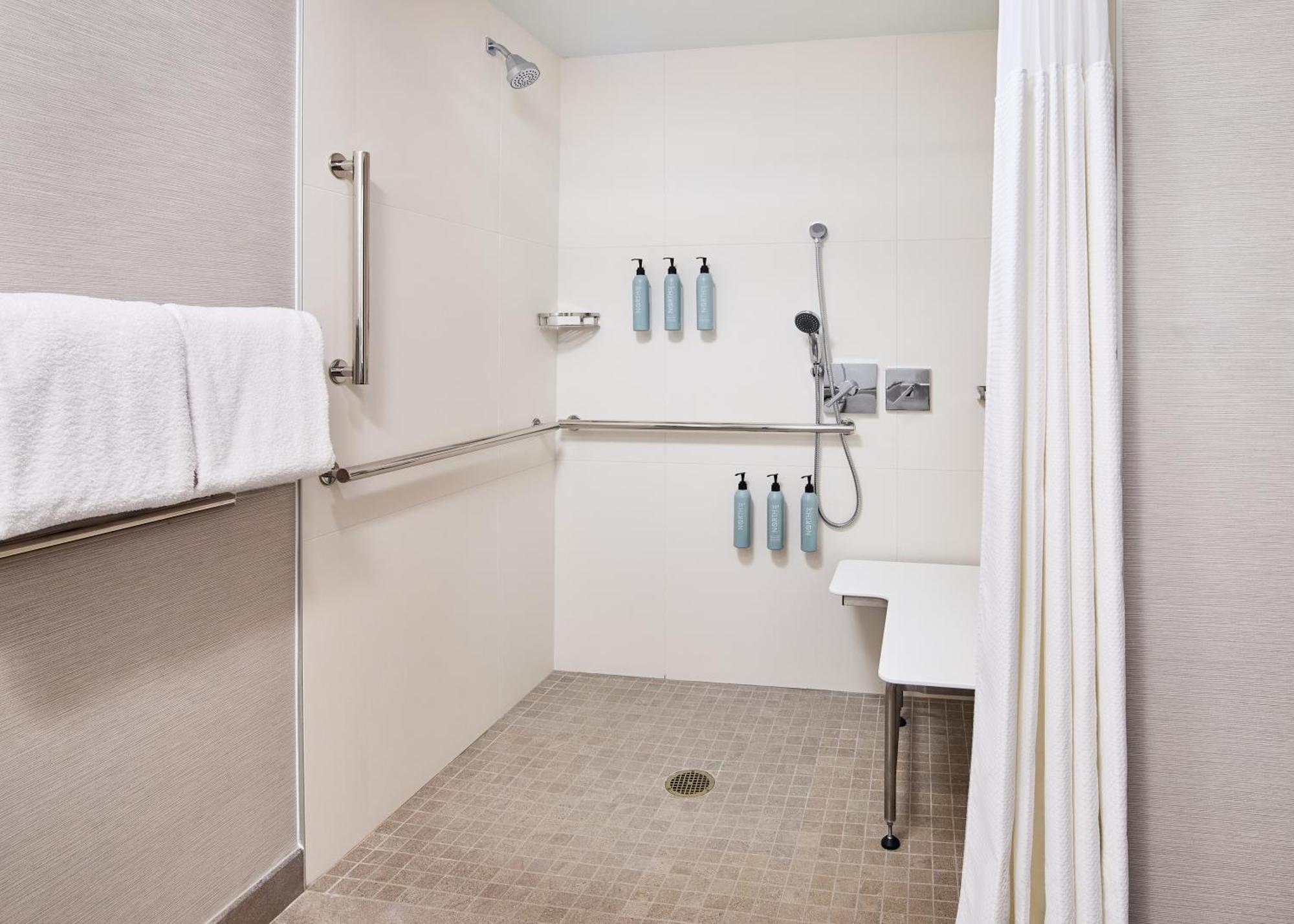 Courtyard By Marriott Fort Collins Buitenkant foto