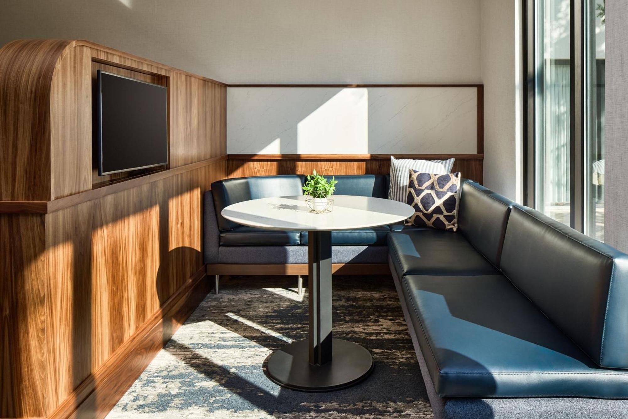 Courtyard By Marriott Fort Collins Buitenkant foto